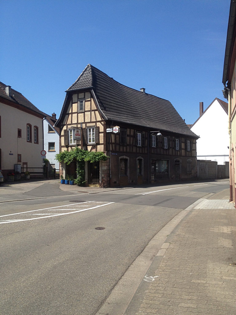 STADTANSICHTEN ANNWEILER AM TRIFELS